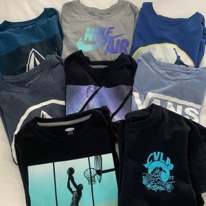 T shirt bundle for sale plus a hooded sweatshirt and a hooded tee